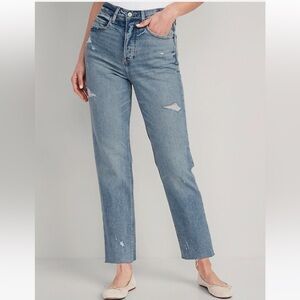 Old Navy Curvy Extra High-Waisted Sky-Hi Straight Button-Fly Cut-Off Jeans